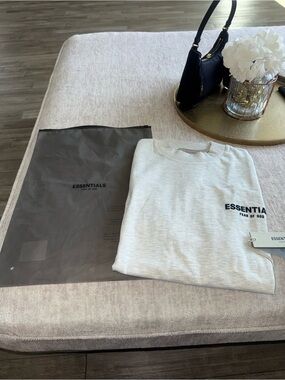 ✨ NWT ESSENTIALS Fear of God Light Gray Crewneck Shirt ✨